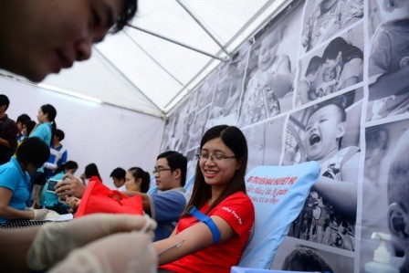 Hơn 500 tình nguyện viên thành phố HCM tham gia hiến máu nhân đạo - ảnh 1